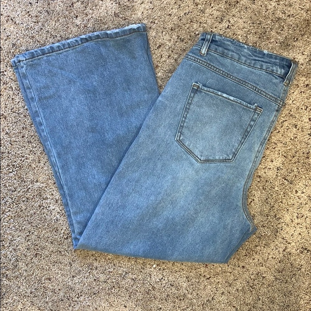 Distressed Gianni Bini Jeans